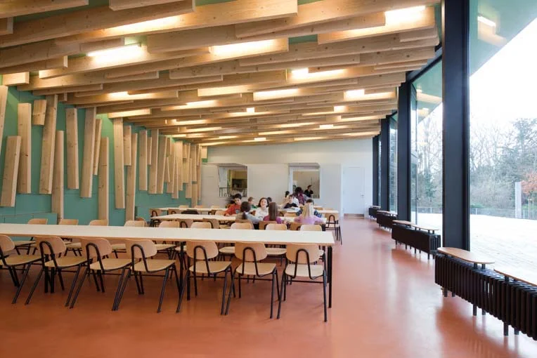 Akustische Gestaltung der Mensadecke, Schule auf dem Tempelhofer Feld, Berlin